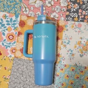 Norwex Blue Handle Insulated Tumbler with Straw